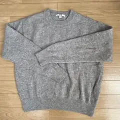 UNIQLO　プレミアムラムクルーネックセーター