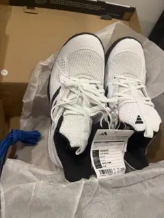 adidas スニーカー　HR0626 23.0cm 新品