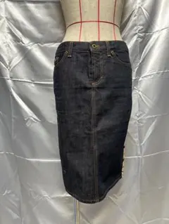 Item thumbnail for item aac98abc-d219-4ae9-8df6-89a5f260bd4a