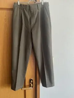 ユニクロ　ヒートテックテーパードパンツ　カーキ