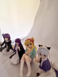 座っている美少女フィギュア4体セット