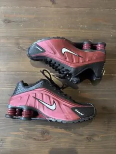 NIKE SHOX R4 ナイキ 黒赤
