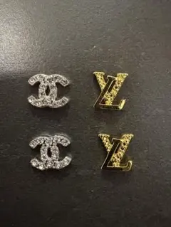 【匿名発送】残り3つ✩.*˚おまけ付き✩.*˚ロゴネイルパーツ4個セット