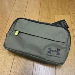 UNDER ARMOUR ボディバッグのサムネイル