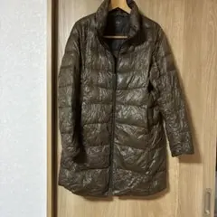 UNIQLO ライトダウン　ブラウン　Lサイズのサムネイル