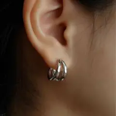 ダブル リング フープピアス シルバー つけっぱなし