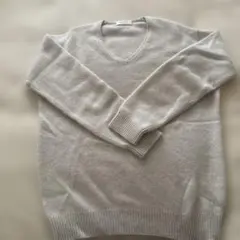 BEAUTY & YOUTH グレー Vネックセーター