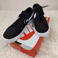 本日限定価格　ナイキ　スニーカー　コートレガシー　キャンバス　黒　白　定番品