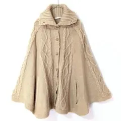 Té chichi ベージュ ニットポンチョ ケープ ハイネック 羽織り