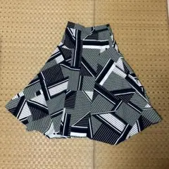 AZUL by mousy 幾何学模様 レトロ　フレアスカート S