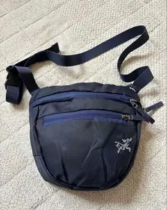Arc'teryx ネイビー ショルダーバッグ　ファスナー部分要状態確認