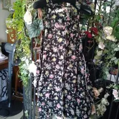 新品、未使用品.花柄ノースリーブチュニック 100%シルク