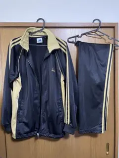 アディダス ジャージ セットアップ トラック ジャケット パンツ 黒×金 M
