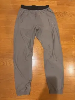 完売品　LYFT リフト　ロングパンツ　Gray LYFT(リフト)トレーニングウェア/パンツ:Stripe Pants - Grey – LÝFT