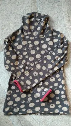 秋の通学に♪e.a.Bエーアーベー　タートル長袖カットソー茶　水玉✕ハート120