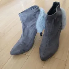 ショートブーツのサムネイル