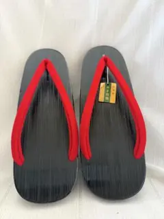 伝統的な木製下駄 赤い鼻緒　おき宗