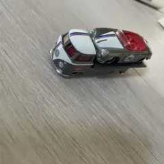 Hot Wheels Volkswagen T1 & Porsche 356のサムネイル