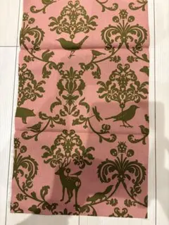 動物模様の綿プリント生地