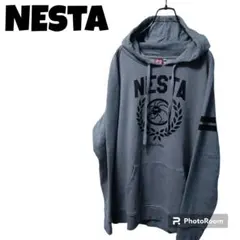 ネスタ・プリントロゴ入り・カンガルーポケット・パーカー