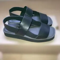 MARGARET HOWELL idea ブラックサンダルのサムネイル