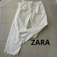 ZARA カジュアルパンツのサムネイル