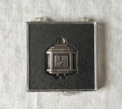 SIREN マナ字架 ピンバッジ ブローチ 墓場の画廊 - メルカリ
