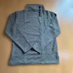 グレー系ハイネックニットセーター