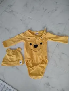 美品　ディズニー　プーさんベビー服　ロンパースと帽子セット