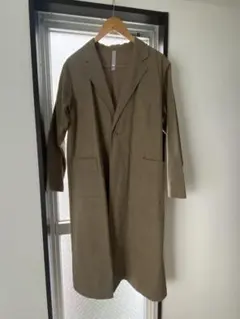 薄手渋めコート