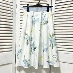 美品 アプワイザーリッシェ フラワータック スカート 0のサムネイル