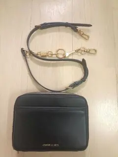 Charles & Keith ロック&キーチェーン ハンドルバッグ