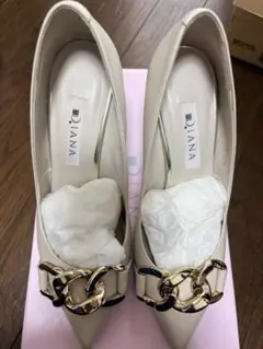 ダイアナ　シフォンベージュ　スムース　パンプス 22.5のサムネイル