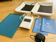 【お値下げ中！】サーリオ   手汗 足汗  saalio Saalio イオントフォレーシス本体 / 手・足・脇用セット