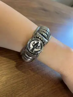 腕時計　ヴィンテージ  インディアンジュエリー　バングル Vintage】夏の腕にヴィンテージの《インディアンジュエリー》を