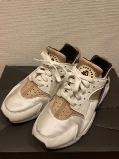 Nike Air Huarache ホワイト ベージュ