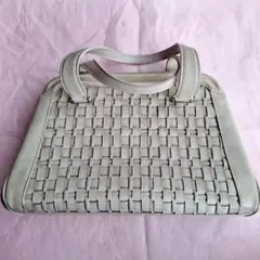 ベージュのハンドバック