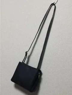 グレー　合成皮革ショルダーバッグ