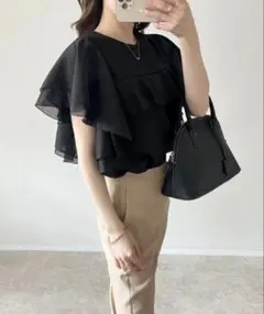 【Emma Taylor】 シアーラッフルスリーブドッキングブラウスのサムネイル