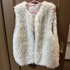 GRL ホワイトファーベスト Fサイズ