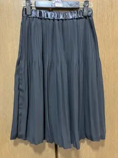黒のプリーツスカート 9号
