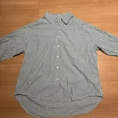 グリーン ストライプシャツ