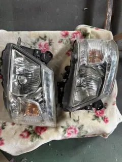 中古品・日産NV350キャラバン 左LEDヘッドランプハウジングまとめ買い