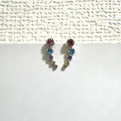 ピアス　レインボー　イヤーカフ　カラフルラインストーンのサムネイル