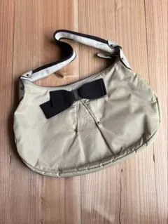 【新品同様】フェラガモ ヴァラリボン ナイロン セミショルダーバッグ