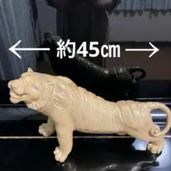 タイガー　陶器　縁起物　置物