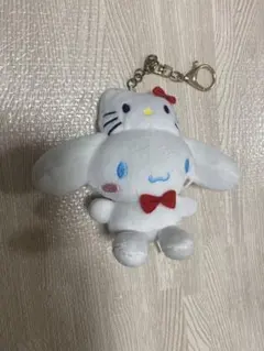 シナモンロール　キティ50週年　キーホルダー