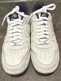 NIKE AIR FORCE 1 '07 LV8／ホワイト＆ネイビー28.5cm