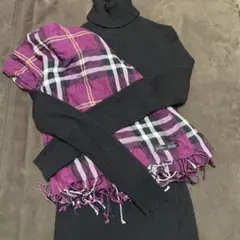 ユニクロ ウールタートルネックセーターとバーバリーチェック柄ストールセット