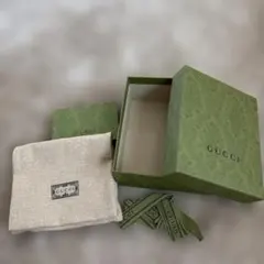 GUCCI ギフトボックス 緑色 布袋付き